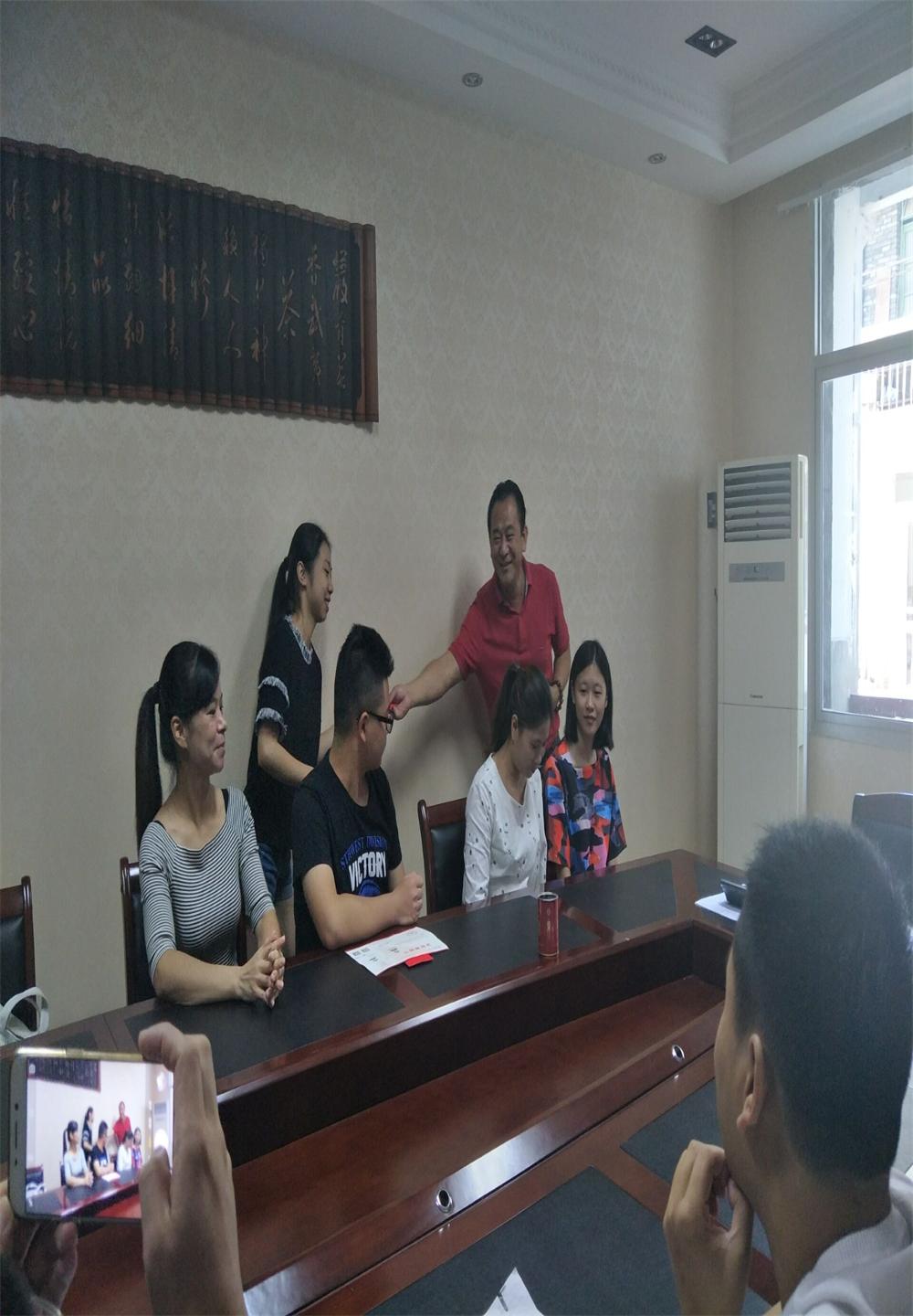 福建易順建筑工程有限公司2017年第一屆：“金秋助學(xué)，學(xué)子圓夢(mèng)，誠(chéng)信你我，感恩社會(huì)”