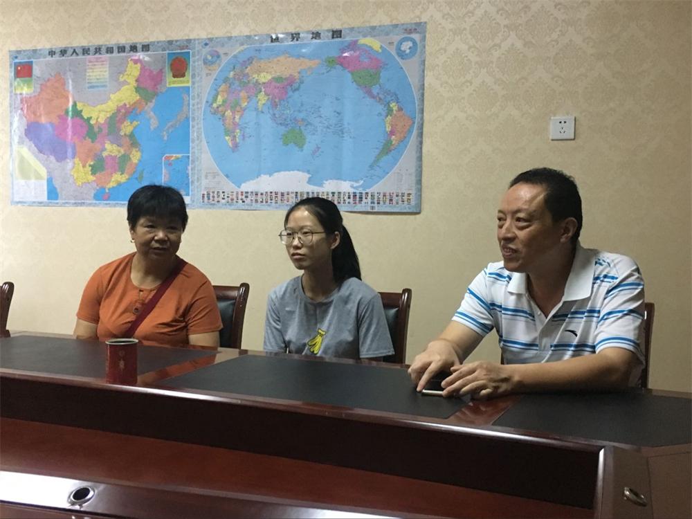 福建易順建筑工程有限公司2017年第一屆：“金秋助學，學子圓夢，誠信你我，感恩社會”