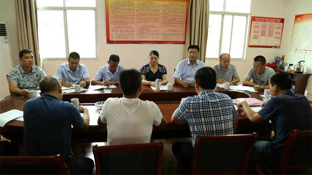 福建易順建筑工程有限公司“互動聯動、掛鉤幫扶”招沙甲村貧困戶捐贈儀式