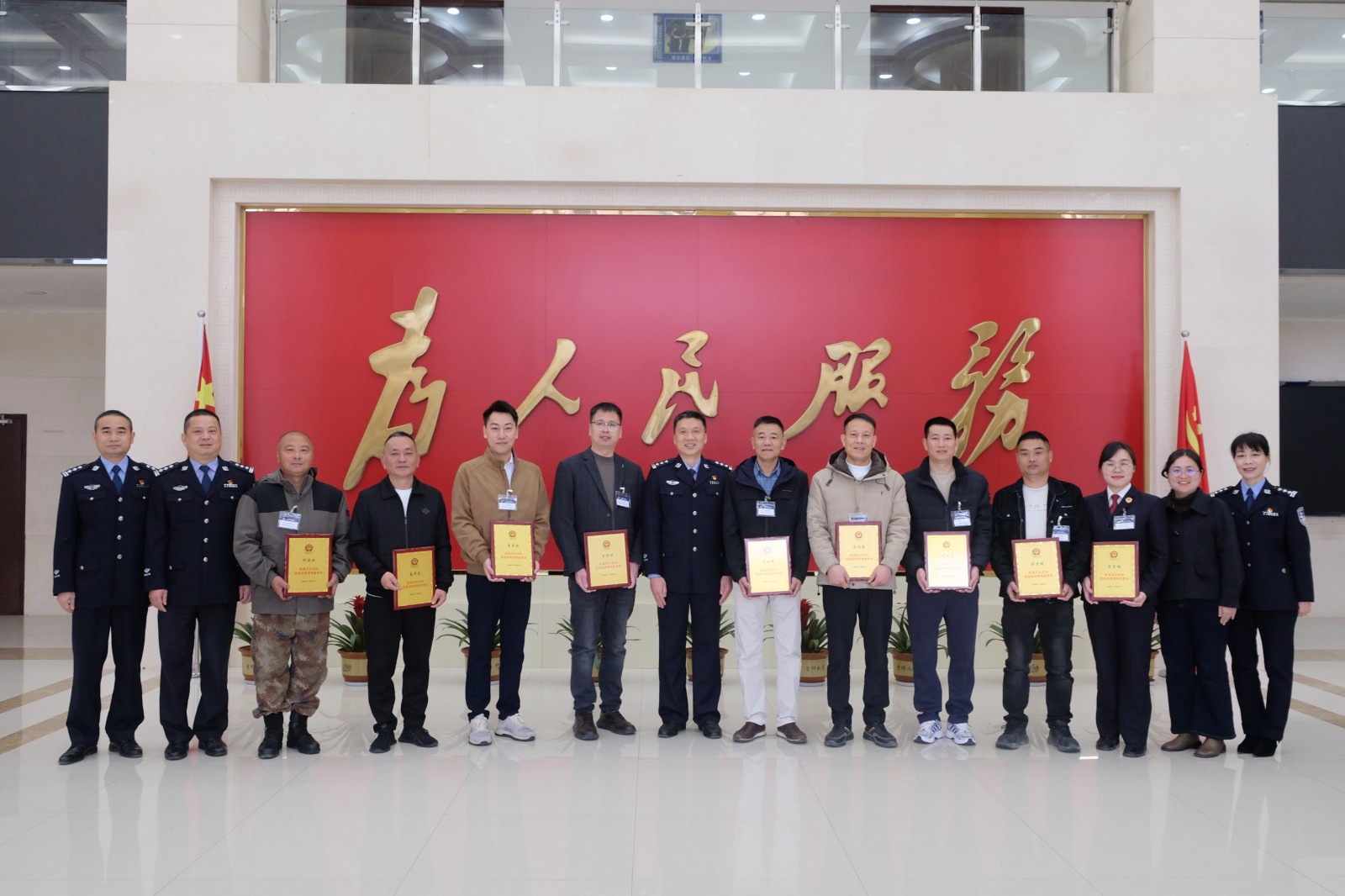 熱烈祝賀易順建工集團有限公司總經理李晉恒受聘松溪縣公安局黨風政風警風監督員